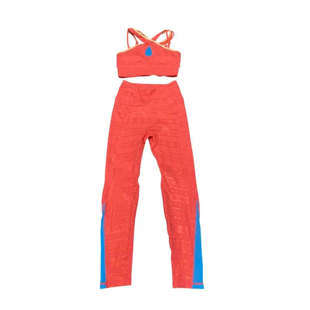 NWOT - Crowned Athletics Disney Princess Moana Sports Bra & Legging set - Size S